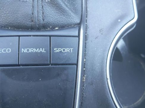 Used 2022 Toyota Camry SE FWD image 27