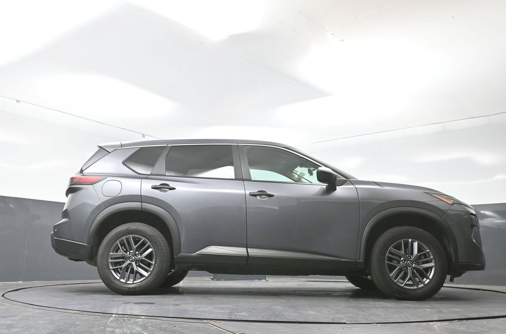 Used 2024 Nissan Rogue S AWD/4WD image 49
