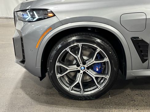 New 2026 BMW X5 xDrive50e w/ Executive Package AWD/4WD image 10