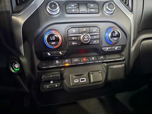 Used 2021 GMC Sierra 1500 SLT w/ X31 Off-Road Package AWD/4WD image 36
