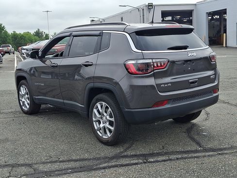 Used 2023 Jeep Compass Latitude AWD/4WD image 4