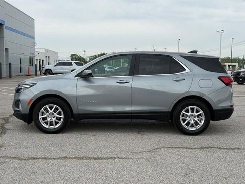 Used 2024 Chevrolet Equinox LT FWD image 2