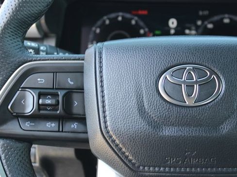 Used 2025 Toyota Tacoma TRD Sport AWD/4WD image 23