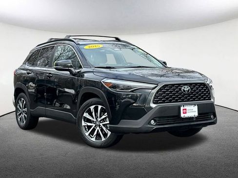 Certified 2025 Toyota Corolla Cross XLE w/ Convenience Package image 2