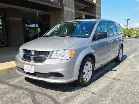 Used 2015 Dodge Grand Caravan SE w/ Quick Order Package 29E SE FWD image 3