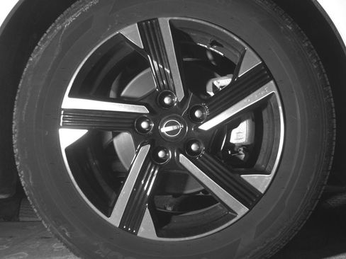 Used 2025 Nissan Sentra SV image 13