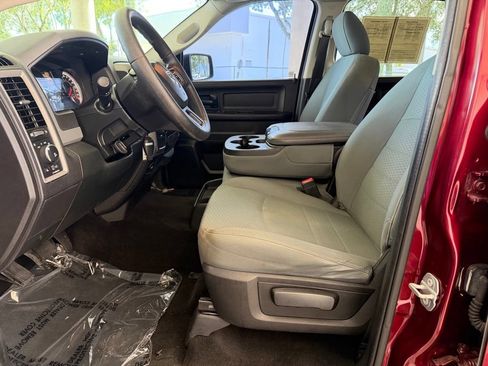 Used 2017 RAM 1500 Express w/ Express Value Package RWD image 6