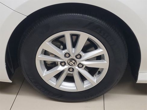 Certified 2025 Toyota Camry LE image 4