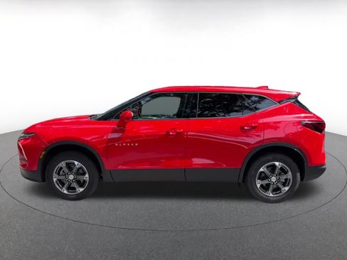 Used 2025 Chevrolet Blazer LT FWD image 9