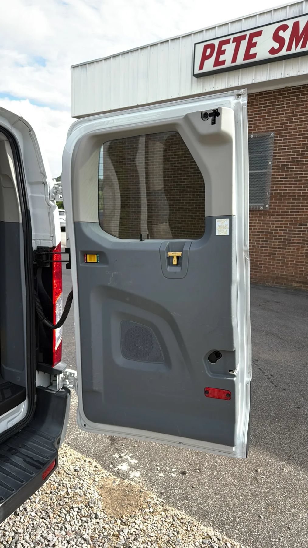 Used 2017 Ford Transit 150 XL RWD image 31