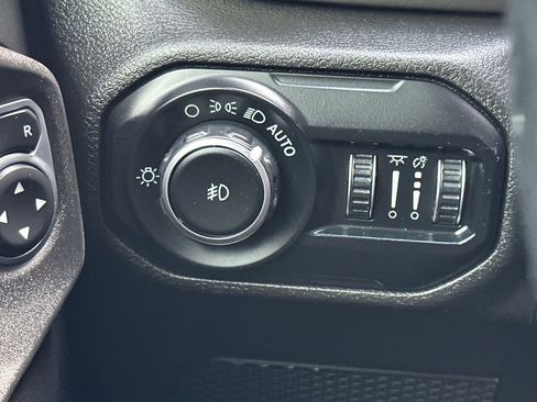 Used 2019 Jeep Wrangler Unlimited Sport S AWD/4WD image 30