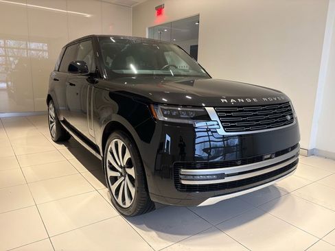 New 2026 Land Rover Range Rover SE image 6