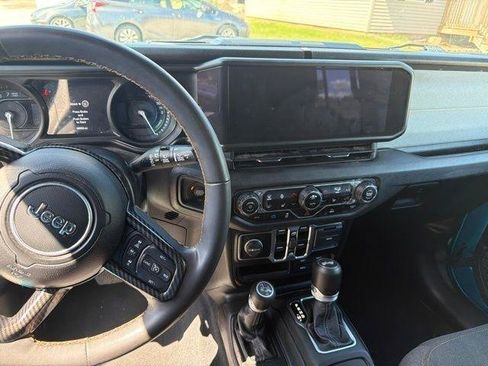 Used 2024 Jeep Wrangler Unlimited w/ Convenience Group AWD/4WD image 5