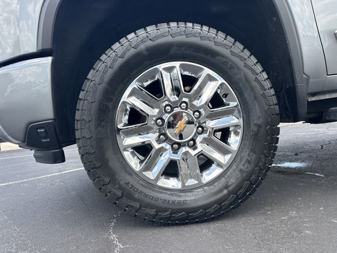 Used 2024 Chevrolet Silverado 2500 High Country w/ High Country Premium Package AWD/4WD image 12