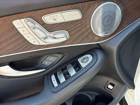 Used 2019 Mercedes-Benz GLC 300 4MATIC image 21