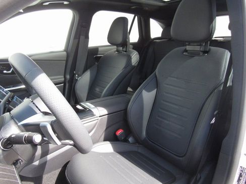 New 2025 Mercedes-Benz GLC 300 4MATIC image 11