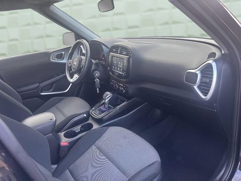 Used 2021 Kia Soul LX image 14