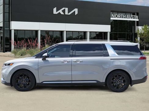 Certified 2022 Kia Carnival SX Prestige FWD image 3