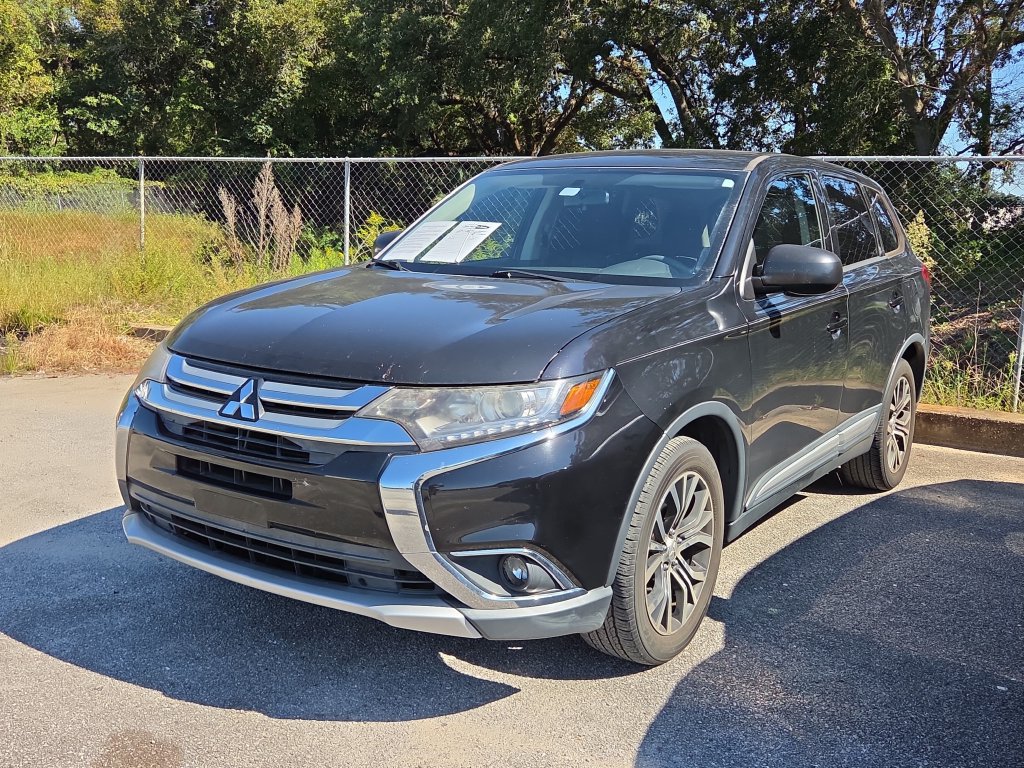 Used 2018 Mitsubishi Outlander ES FWD image 3