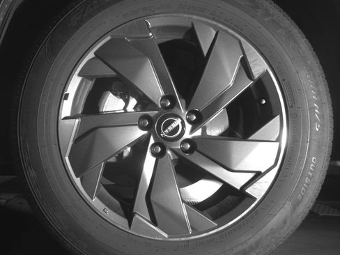 Used 2025 Nissan Rogue SV image 12