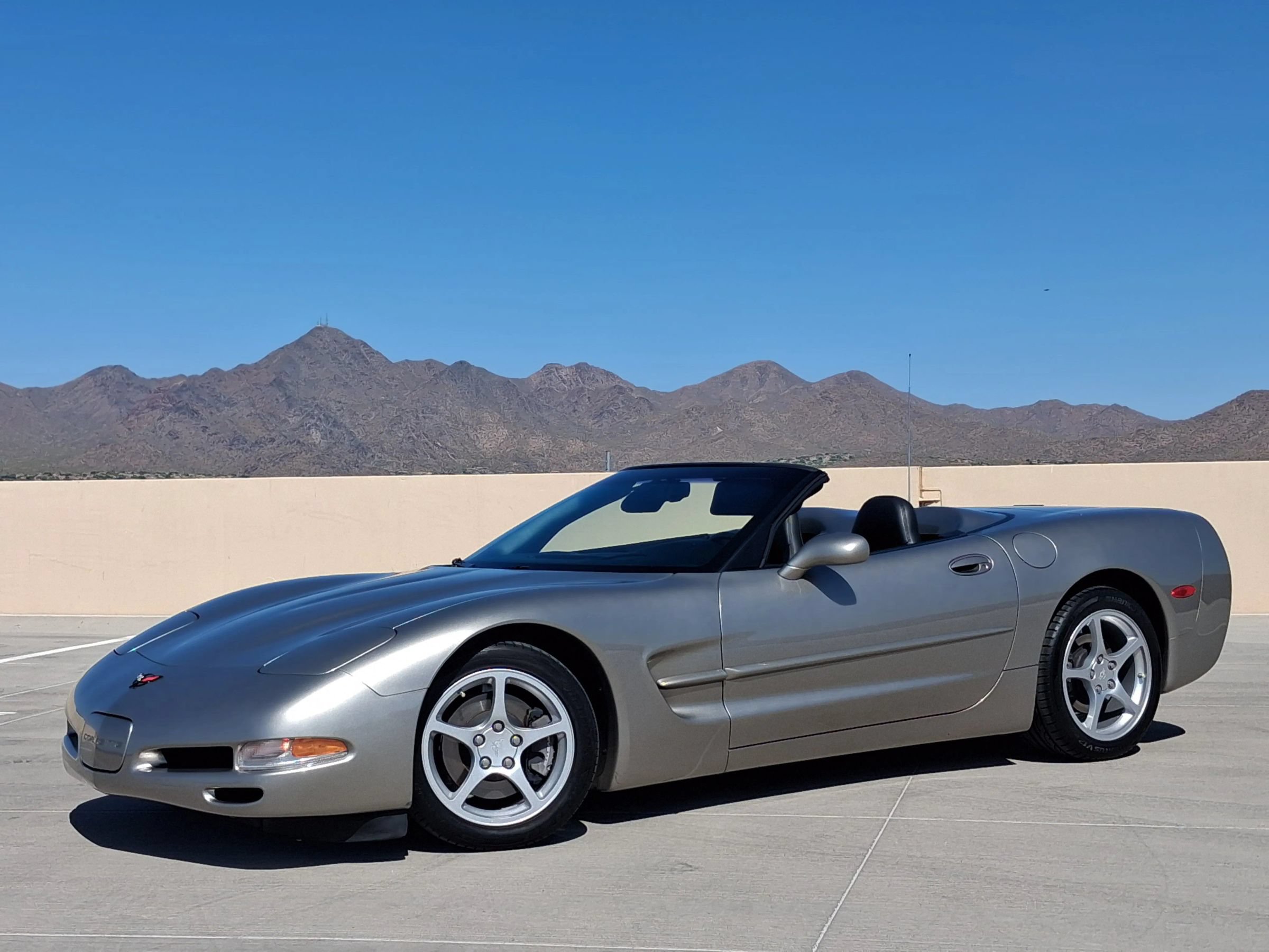 Used 2000 Chevrolet Corvette Convertible w/ Memory Pkg RWD image 10