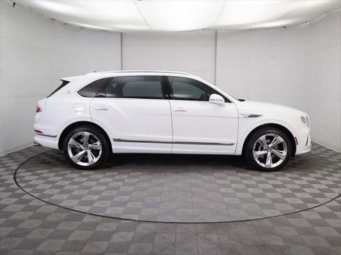 New 2025 Bentley Bentayga Extended Wheelbase image 4