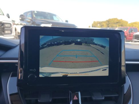 Used 2025 Toyota Corolla LE image 10