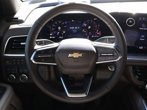 Used 2025 Chevrolet Suburban LS AWD/4WD image 14