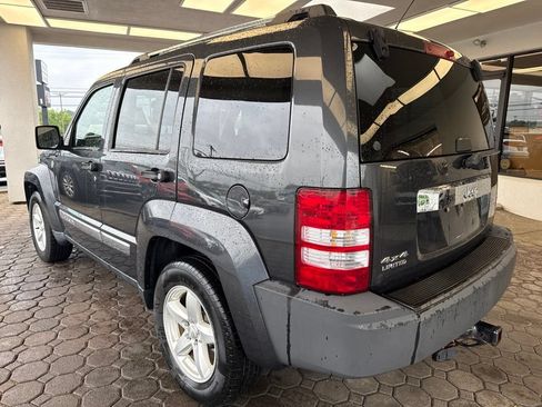 Used 2010 Jeep Liberty Limited AWD/4WD image 9