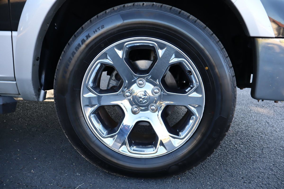 Used 2018 RAM 1500 Laramie w/ Convenience Group AWD/4WD image 43