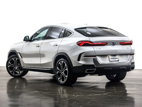 Used 2022 BMW X6 xDrive40i w/ Premium Package image 12