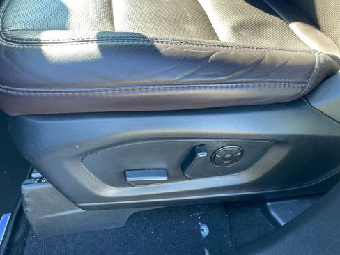 Used 2025 Ford Explorer ST-Line w/ ST-Line Street Pack image 10