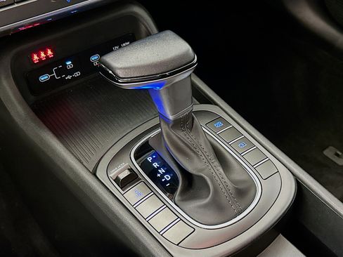 Used 2025 Hyundai Kona SEL image 25