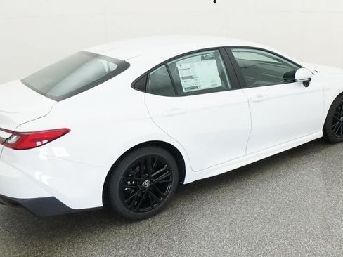 New 2026 Toyota Camry SE FWD image 9