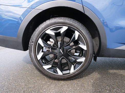 Certified 2025 Kia Sorento EX w/ Panoramic Sunroof Package image 11