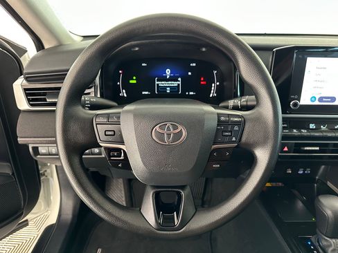 Used 2025 Toyota Camry LE image 15