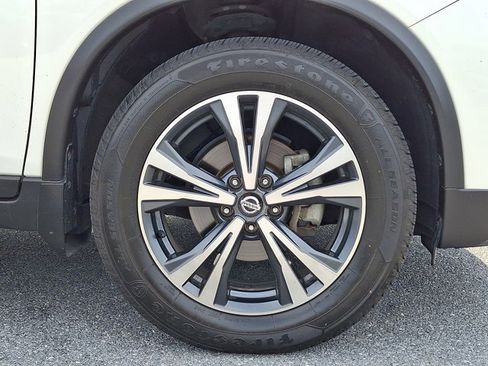 Used 2020 Nissan Rogue SV w/ Premium Package image 8