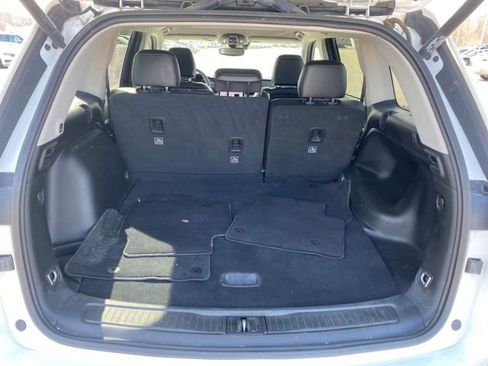 Used 2023 Jeep Grand Cherokee Limited image 20