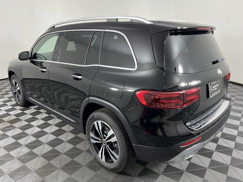 New 2025 Mercedes-Benz GLB 250 4MATIC image 9
