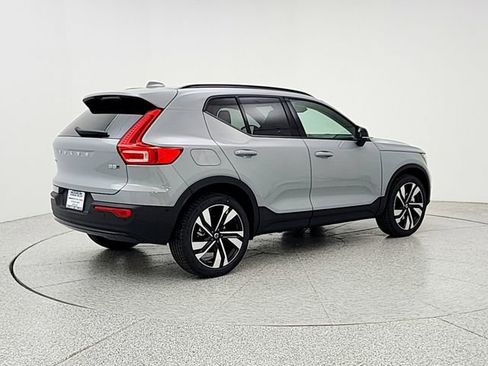 New 2026 Volvo XC40 B5 Plus w/ Climate Package AWD/4WD image 5