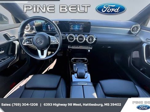 Used 2023 Mercedes-Benz CLA 250 image 13