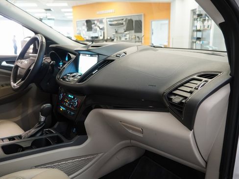 Used 2017 Ford Escape Titanium image 27
