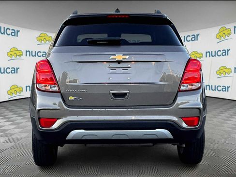 Used 2022 Chevrolet Trax LT w/ LT Convenience Package image 5