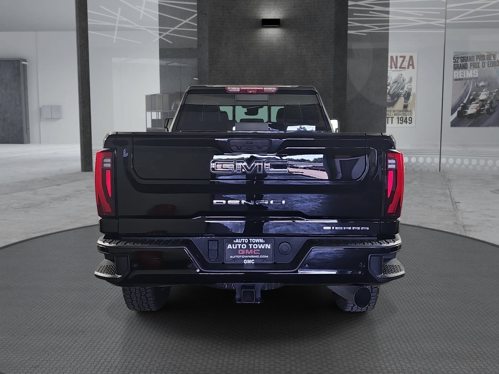 Used 2024 GMC Sierra 2500 Denali Ultimate AWD/4WD image 7