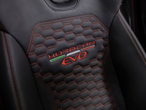 Used 2020 Lamborghini Huracan EVO image 43