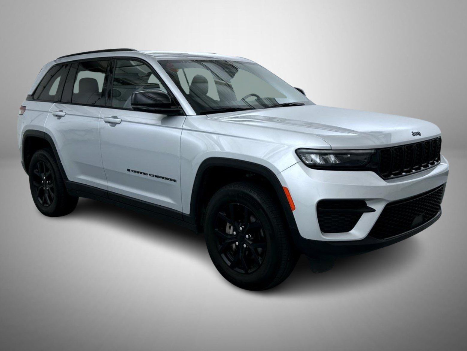 Certified 2025 Jeep Grand Cherokee Altitude AWD/4WD image 3