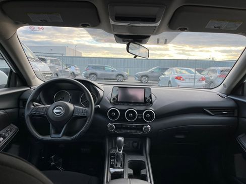 Used 2025 Nissan Sentra S image 31