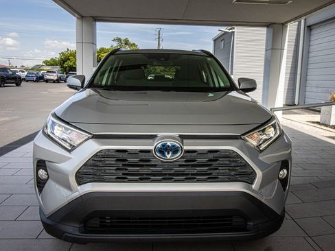 Used 2019 Toyota RAV4 XLE AWD/4WD image 9