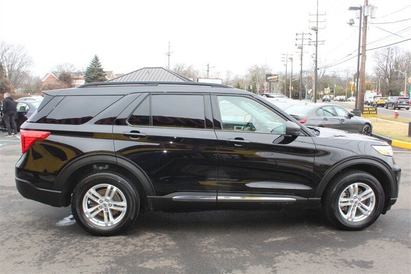 Used 2023 Ford Explorer XLT w/ Equipment Group 202A AWD/4WD image 24