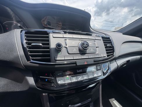 Used 2016 Honda Accord Sport image 15